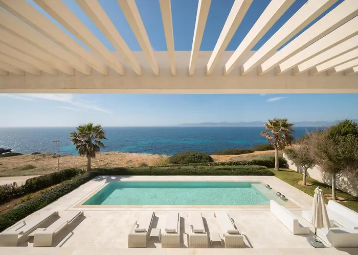 Palma Bay Front Line