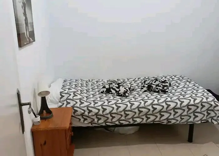 Camera Privata Singola In Appartamento, Bagno In Comune, Aria Condizionata Caldo Freddo, Wifi, Tv
